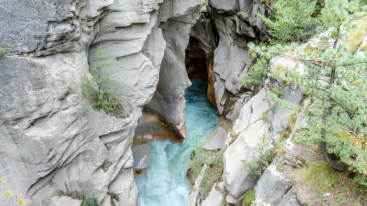 Spend a Peaceful Moment at Gauri Kund